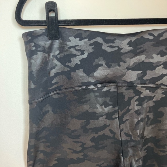 Spanx Womens Camo Leggings Black Shine Wide Compression Waistband Stretch Sz 2XL - Picture 7 of 10